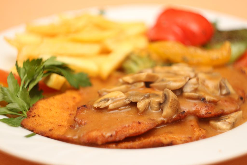 Hotel & Restaurant Am Kirschberg Alten Buseck 外观 照片