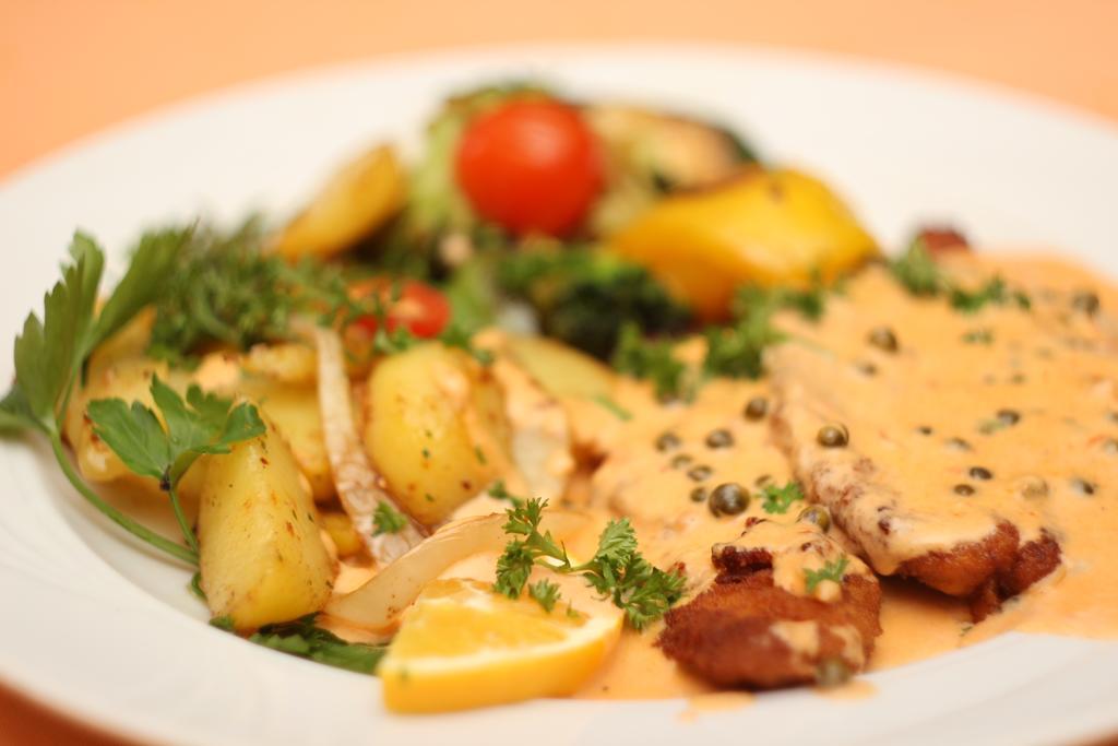 Hotel & Restaurant Am Kirschberg Alten Buseck 外观 照片