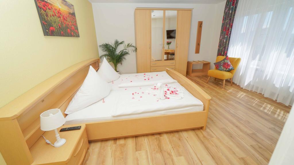 Hotel & Restaurant Am Kirschberg Alten Buseck 外观 照片