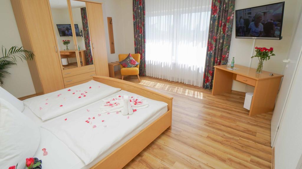 Hotel & Restaurant Am Kirschberg Alten Buseck 外观 照片