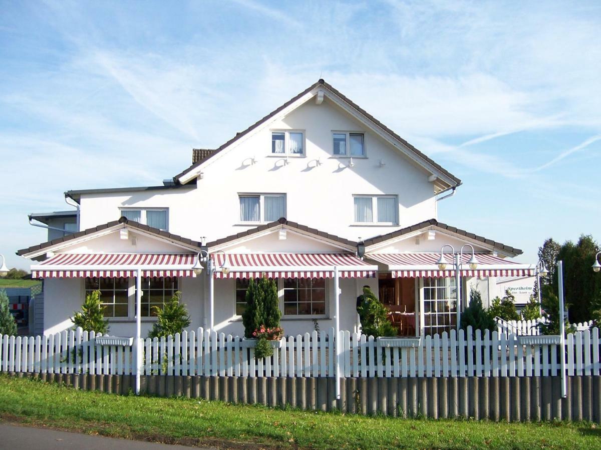 Hotel & Restaurant Am Kirschberg Alten Buseck 外观 照片